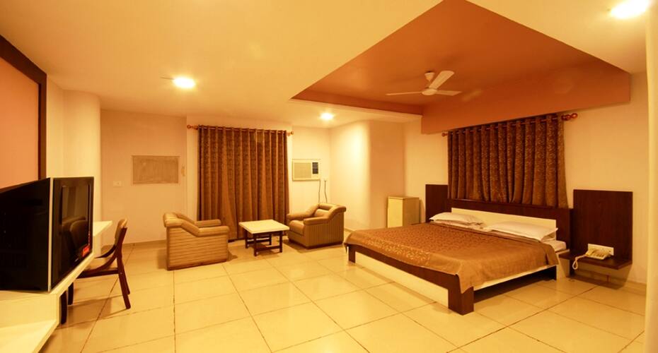 Hotel Galaxy, Rajkot 1